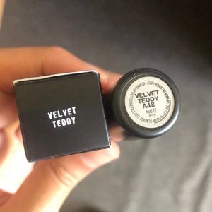 MAC Velvet Teddy Lipstick